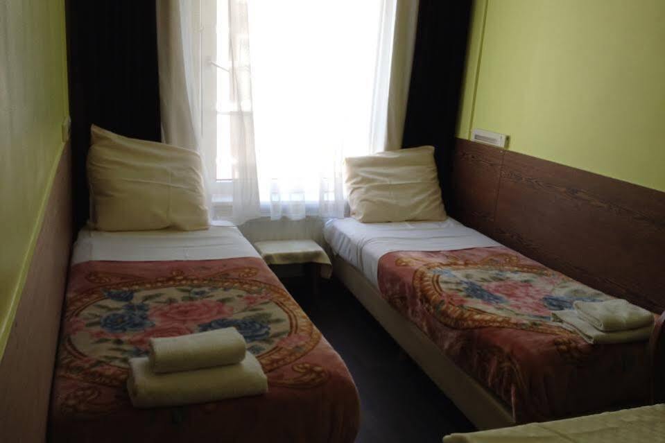 Vondel Garden Centre Hotel 2*