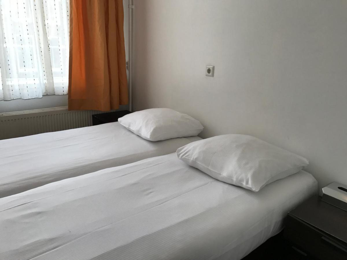 Sphinx Hostel *