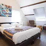 Acostar Hotel