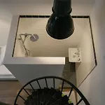 Spui apartment in center