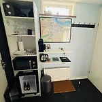 Peaceful Room On A Houseboat In The City Centre