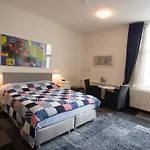 Hotel Adolesce
