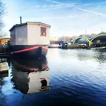 Houseboat Concordia B&B