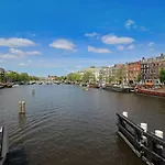 Large 4p canal apartment Prinsengracht