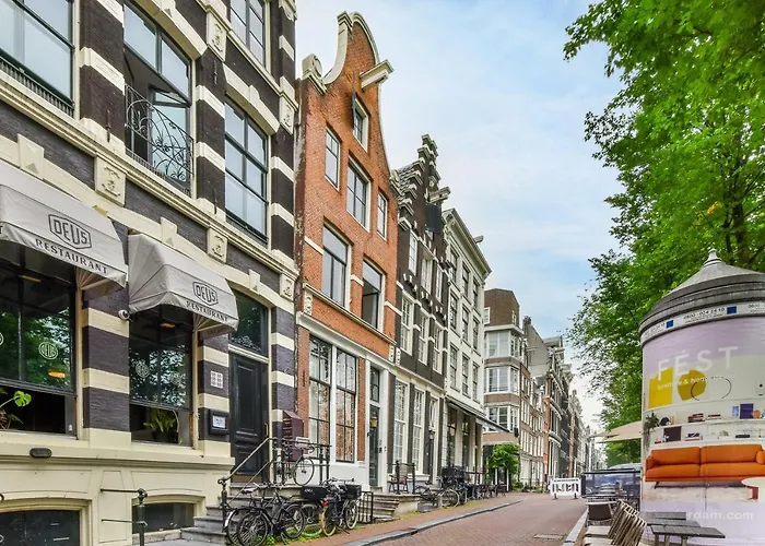 De Achterkamer, a Tiny Attic on the Herengracht