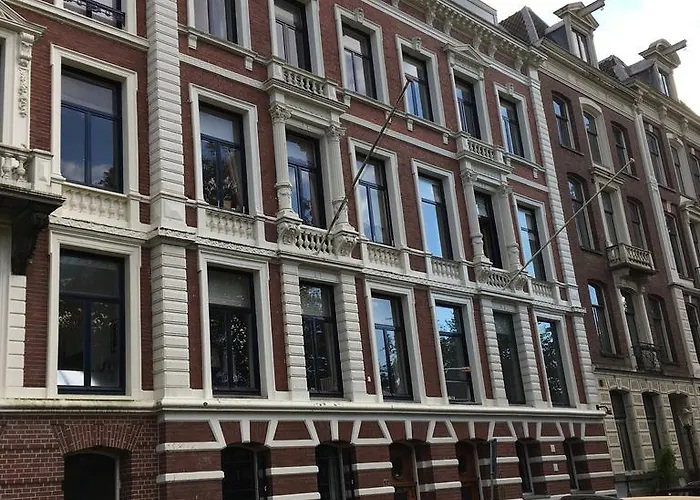 Vondelparkmuseum Inn