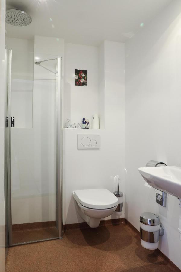 Jesse Hotel *