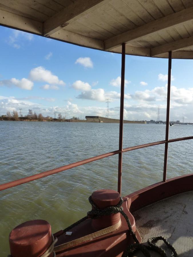 Bed In Boat Bed & Breakfast Amsterdam