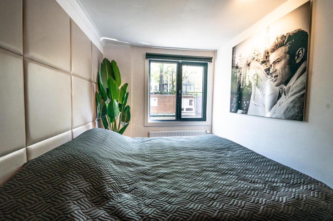 Amsterdam-Houseboat-Amstel Bed & Breakfast *