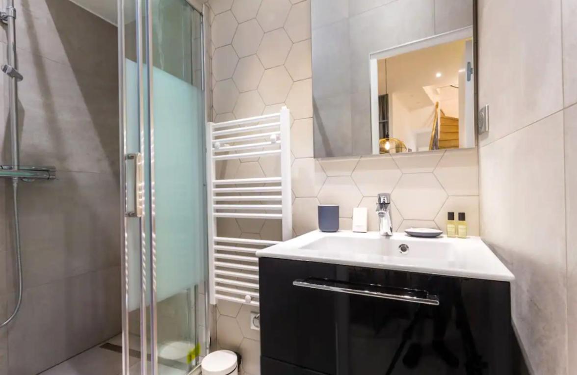 Lovely 4 Bedroom Luxury Apartment Apartment *