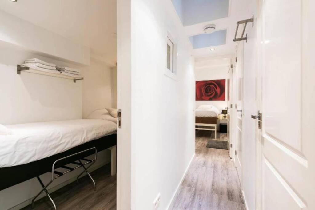 Lovely 4 Bedroom Luxury Apartment *
