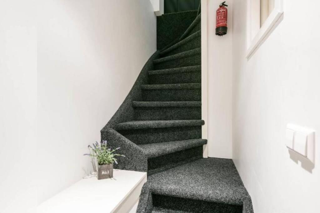 Lovely 4 Bedroom Luxury Apartment *