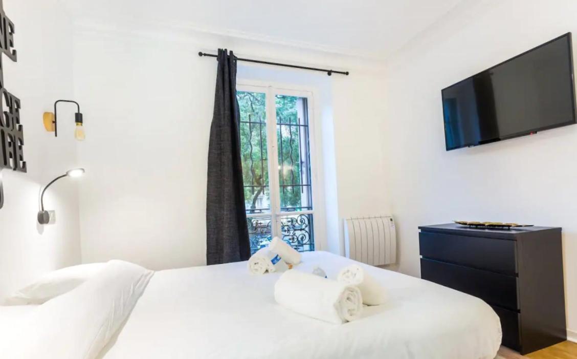 Lovely 4 Bedroom Luxury Apartment *