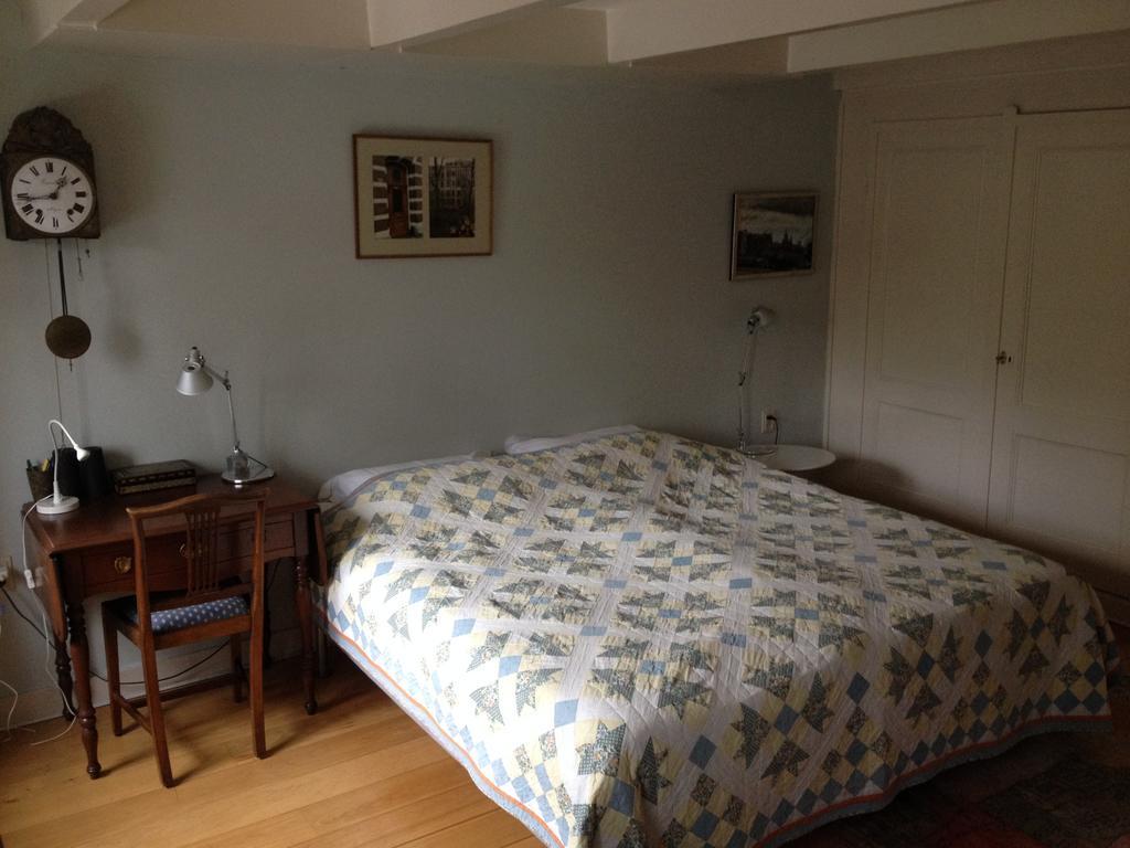 Vondelparkmuseum Bed & Breakfast 2*