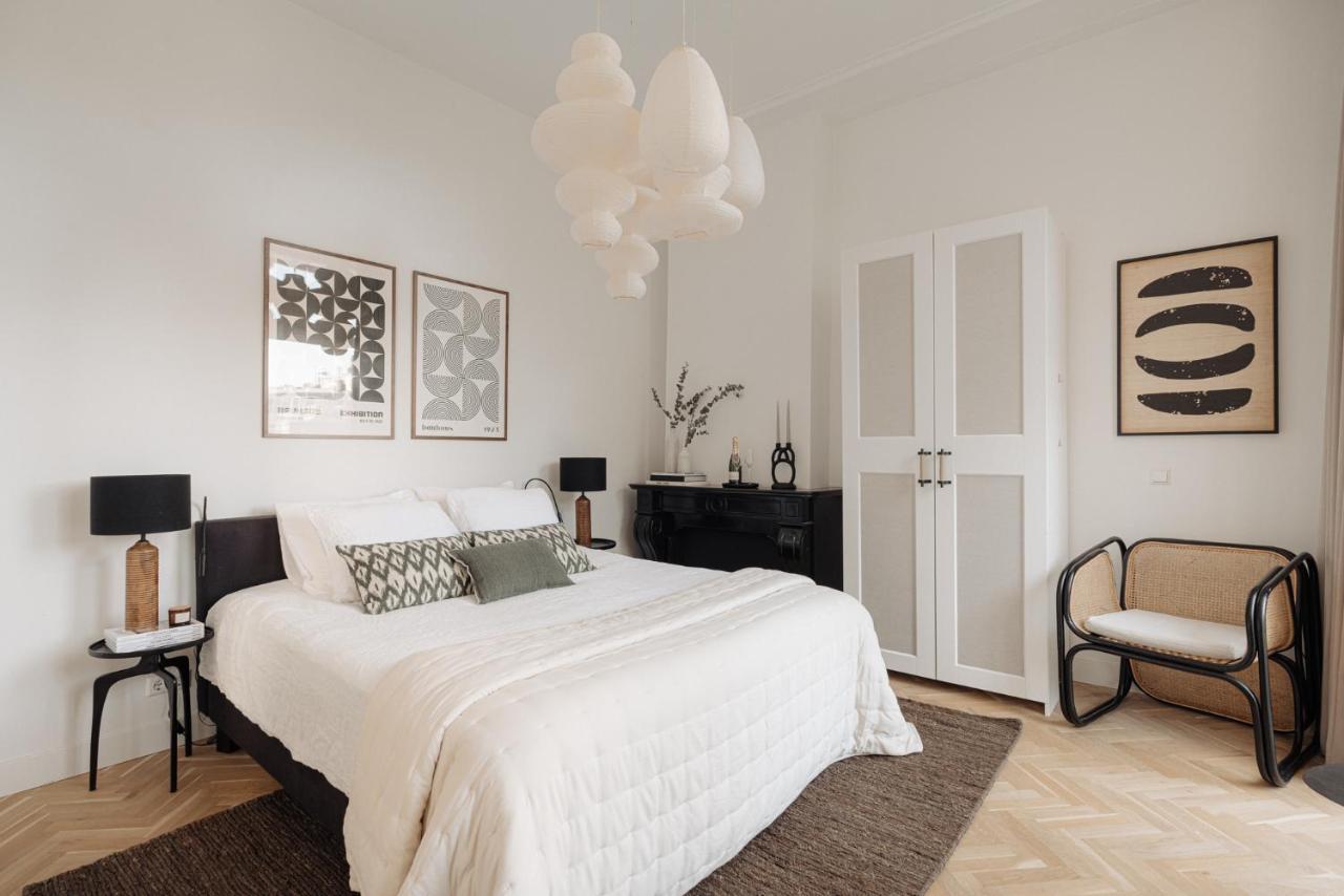 Spacious 2 Bedroom *