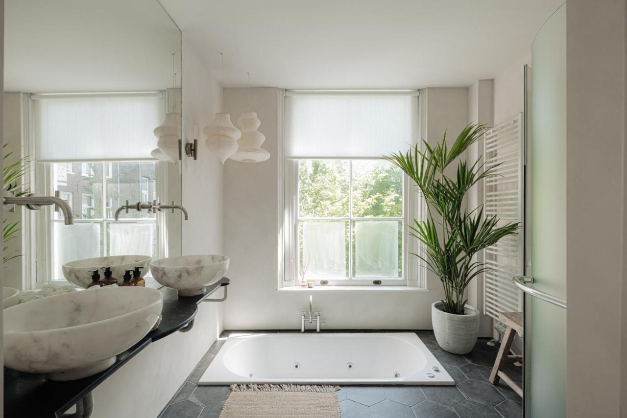 Spacious 2 Bedroom *