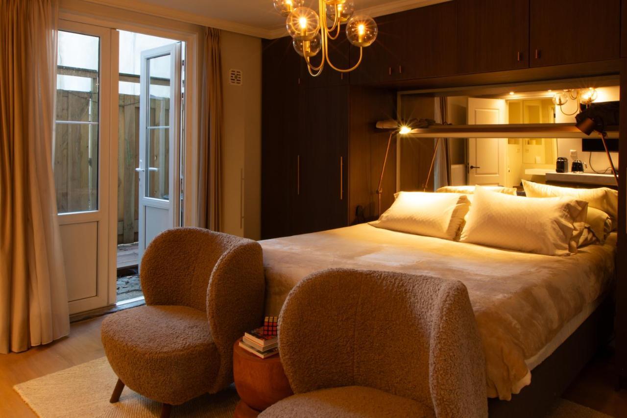 Midtown Couette-café *