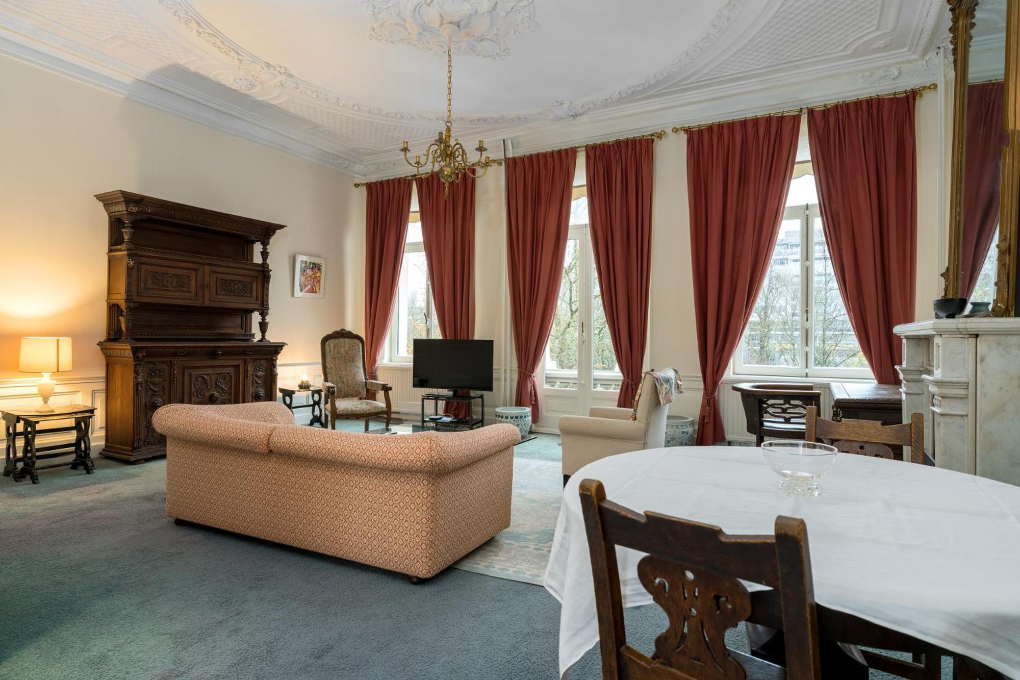 Vondelparkmuseum Bed & Breakfast 2*