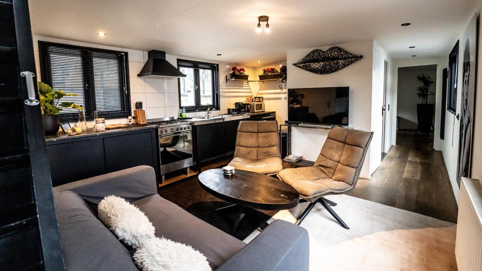 Bed & Breakfast Houseboat-Amsterdam *