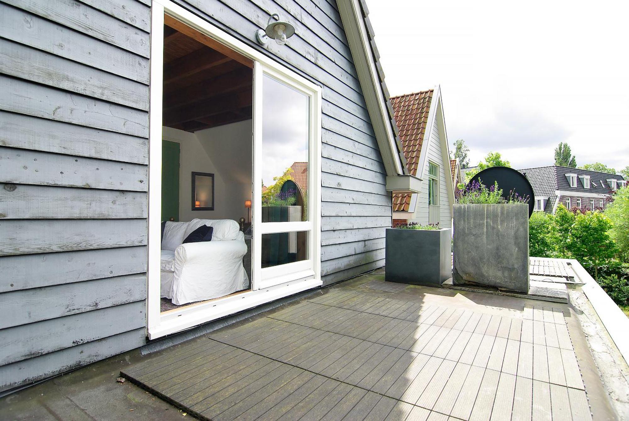 Tranquil Wooden House With Free Parking Hospedagem domiciliar Amesterdão