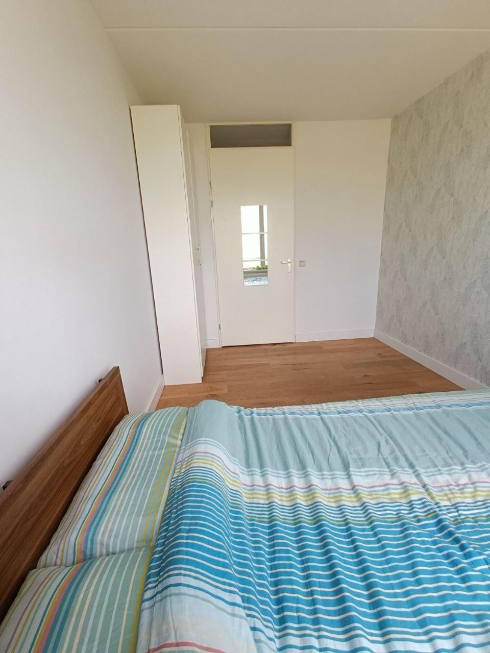 Apartment Spacious 12 Min To Center By Tram