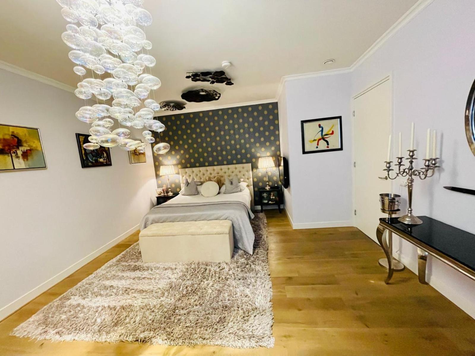 Luxury Center With Canal View 1 Kingsize Bed And 1 Sleeping Sofa * Amsterdam