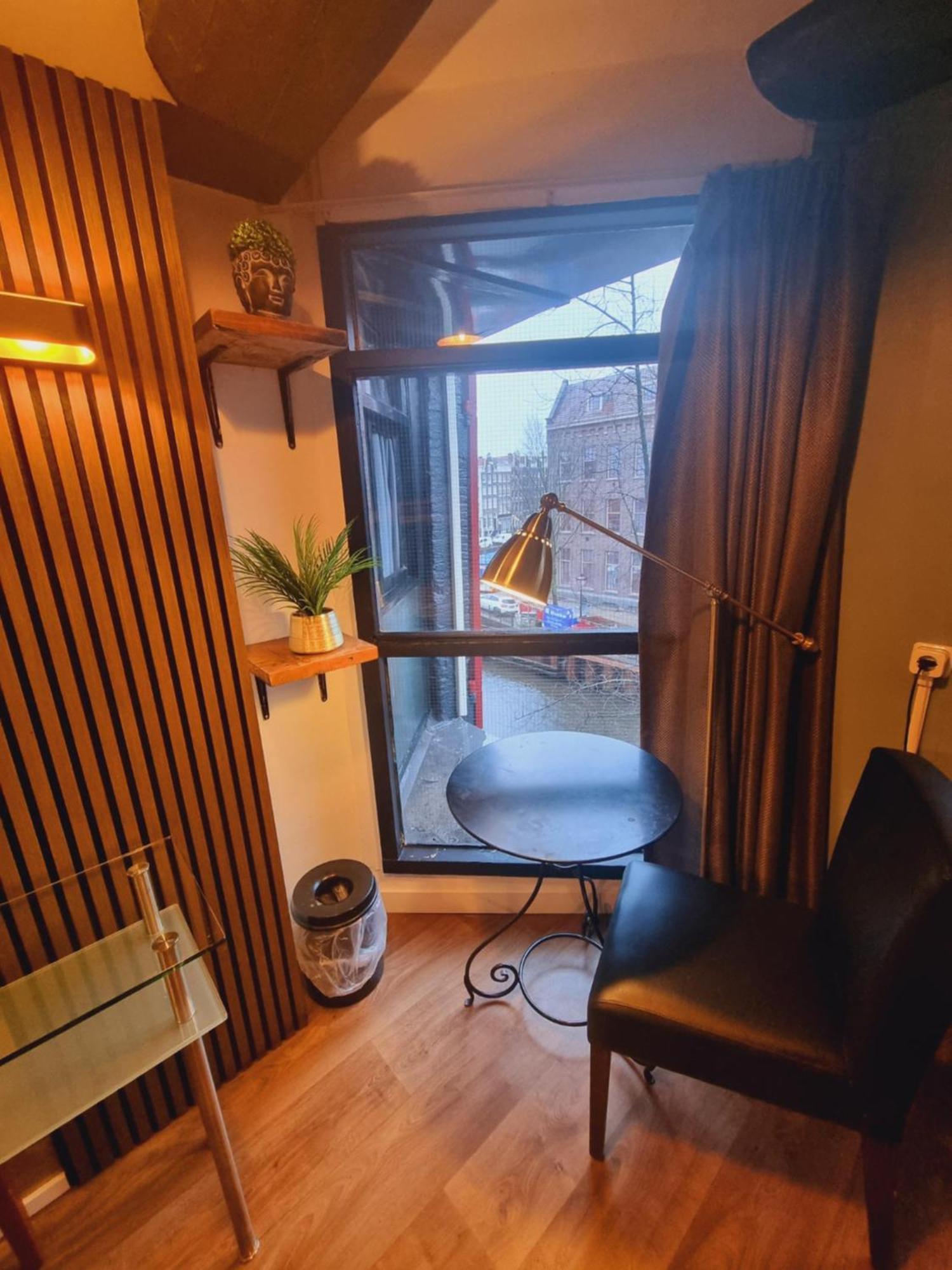 Albergue Downtown Canal View
