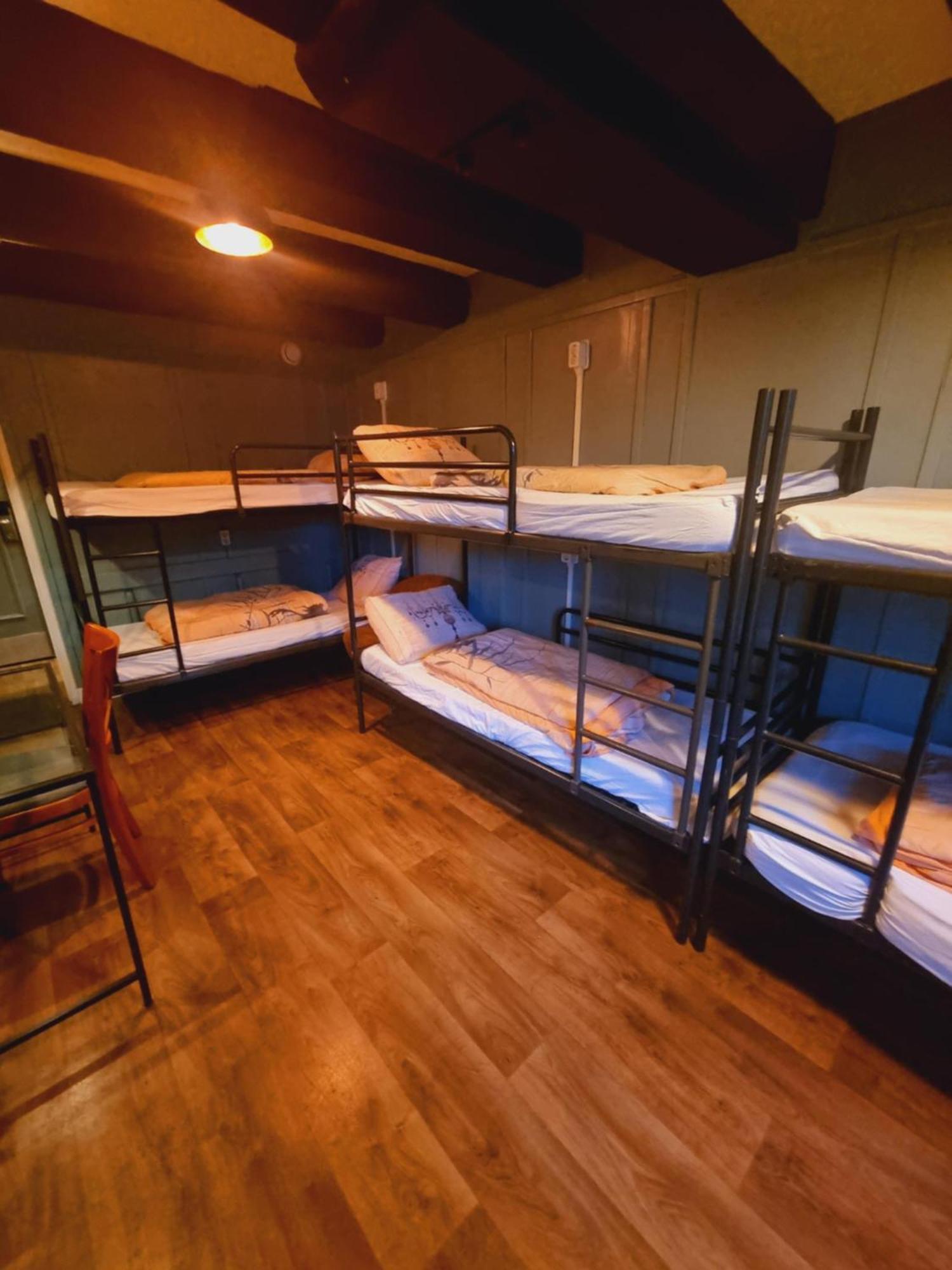 Albergue Downtown Canal View *