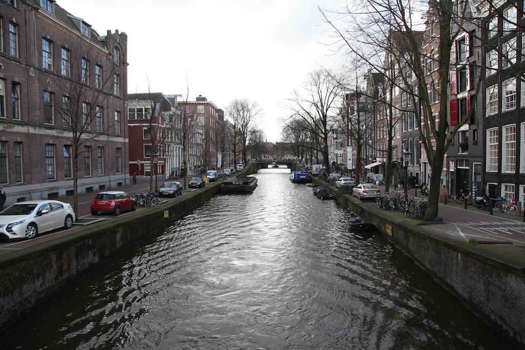 Albergue Downtown Canal View *