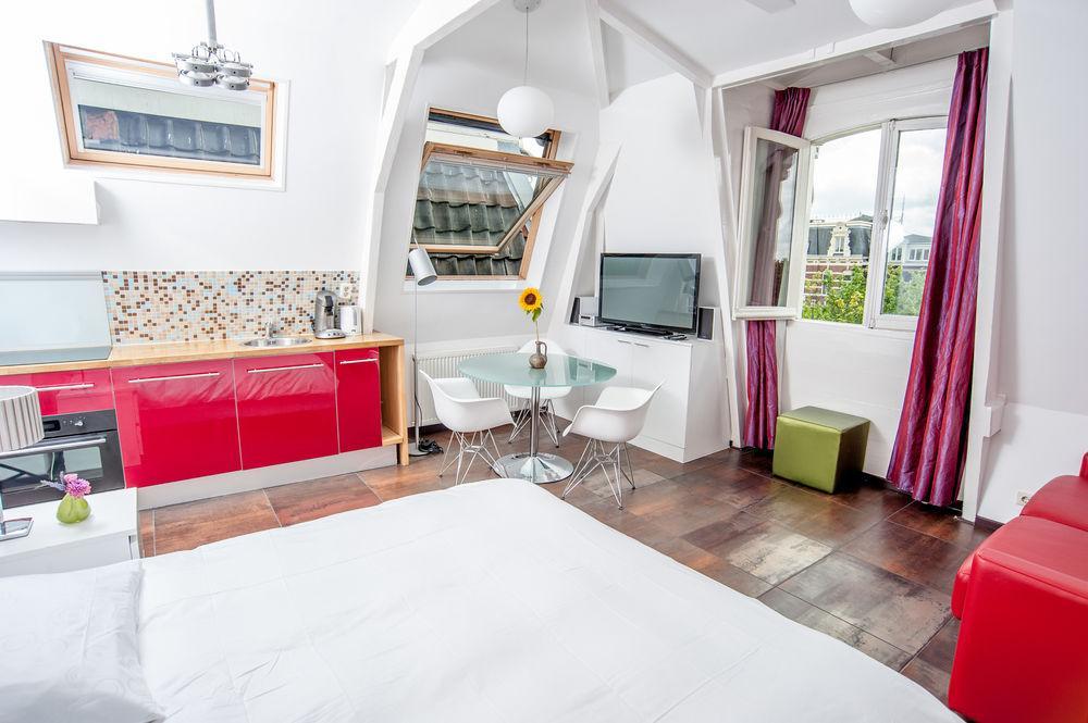 Amstel Corner Hotel