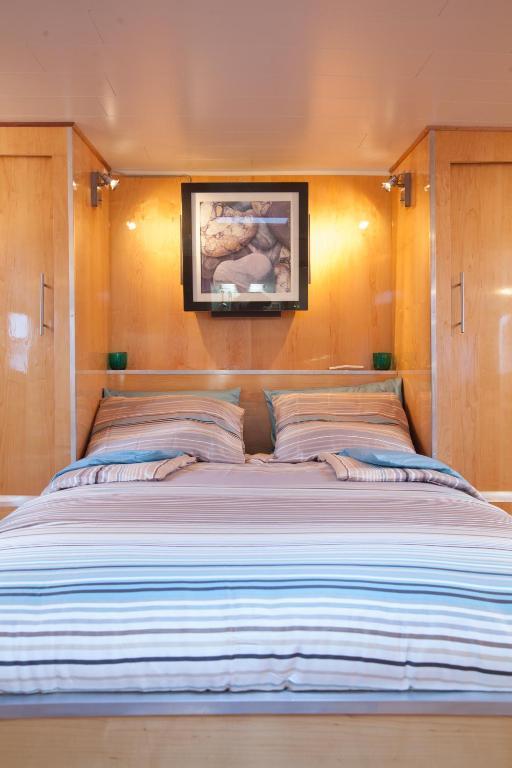 Houseboat Ms 3 Gebroeders Couette-café