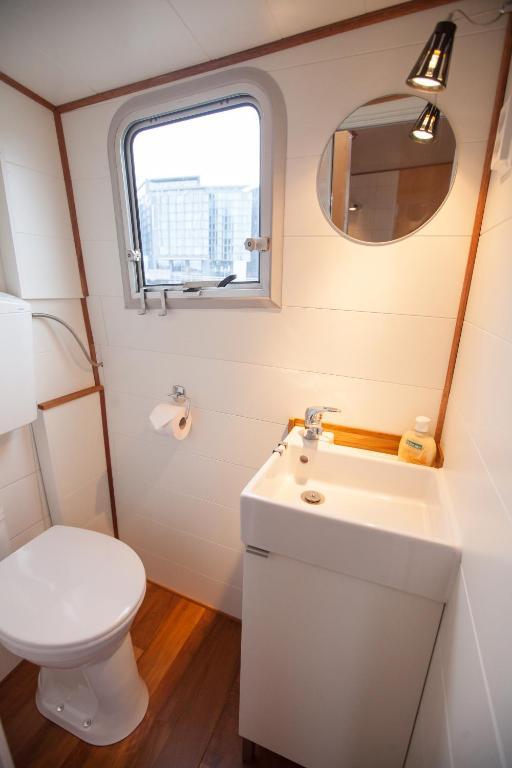 Houseboat Ms 3 Gebroeders Couette-café