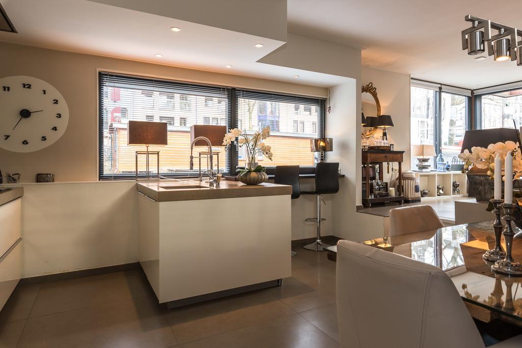 Houseboat-apartment Sumatra Amsterdam
