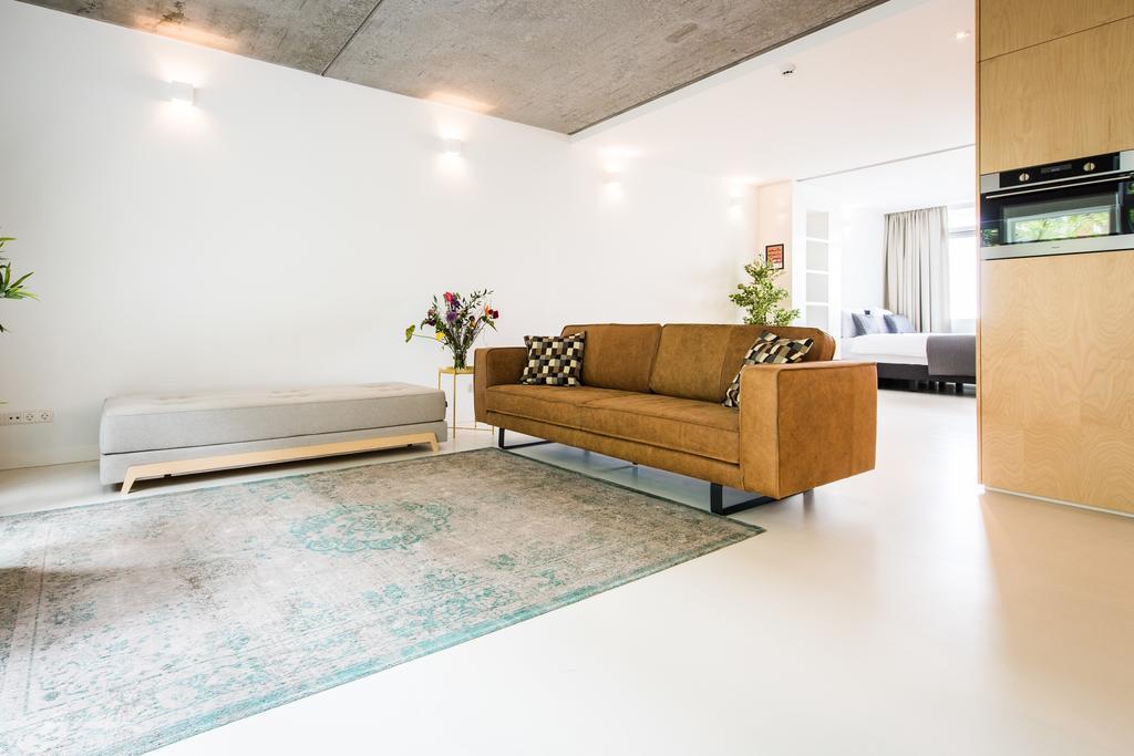 Short Group Houthavens Serviced *