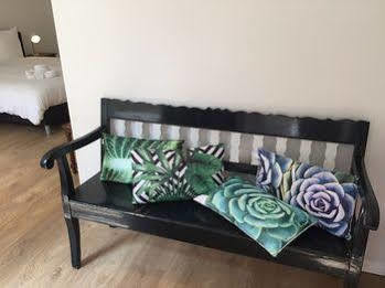 Bed & Breakfast Nine-T-Teen Bed And Boutique 3*