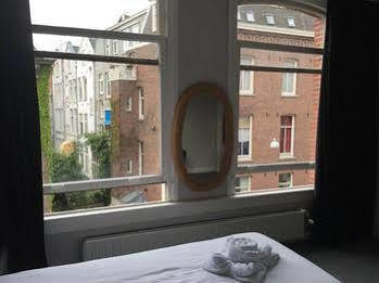 Nine-T-Teen Bed And Boutique 3* Amsterdam