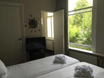 Bed & Breakfast Nine-T-Teen Bed And Boutique 3*