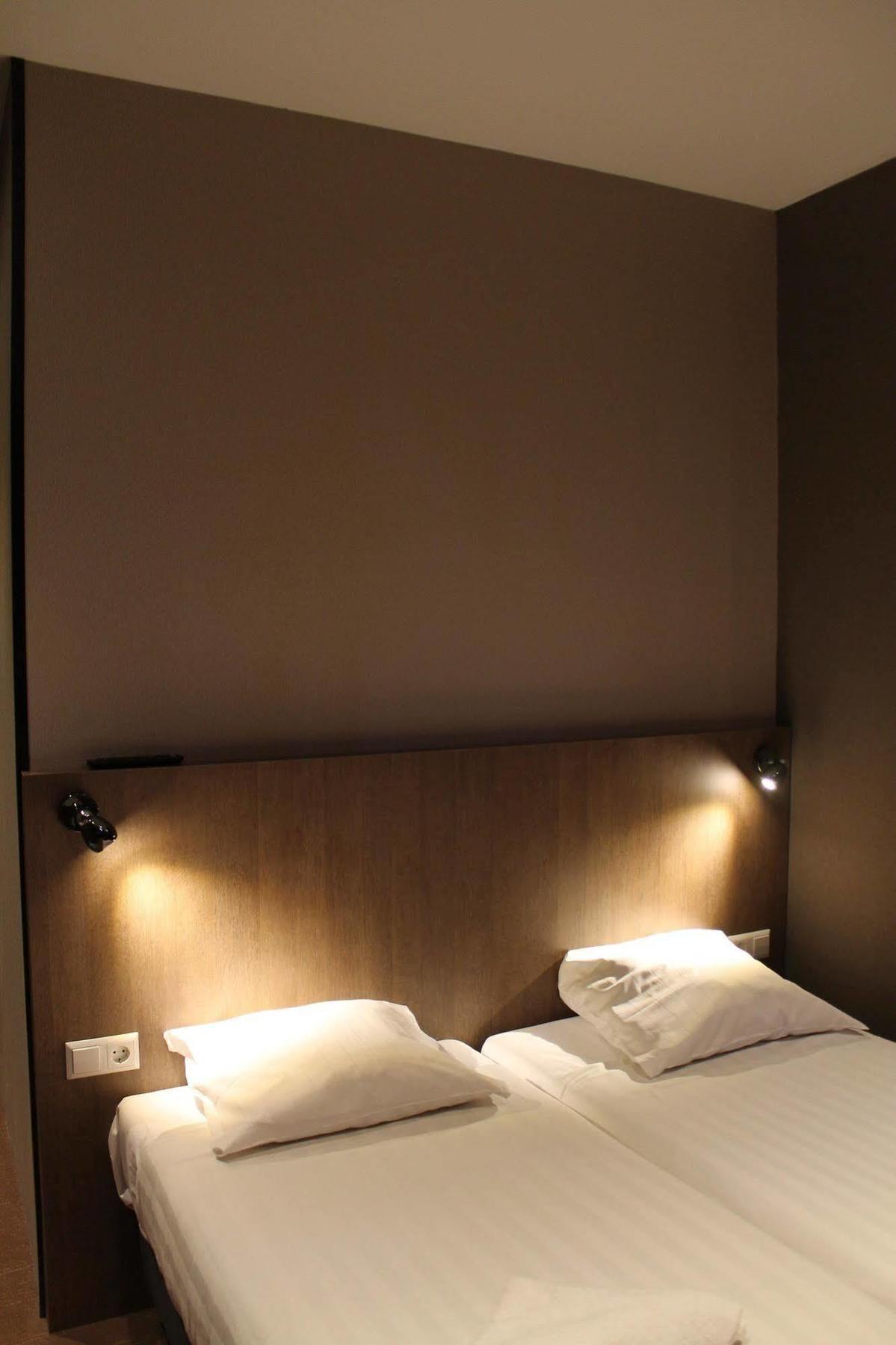 Aston Hotel