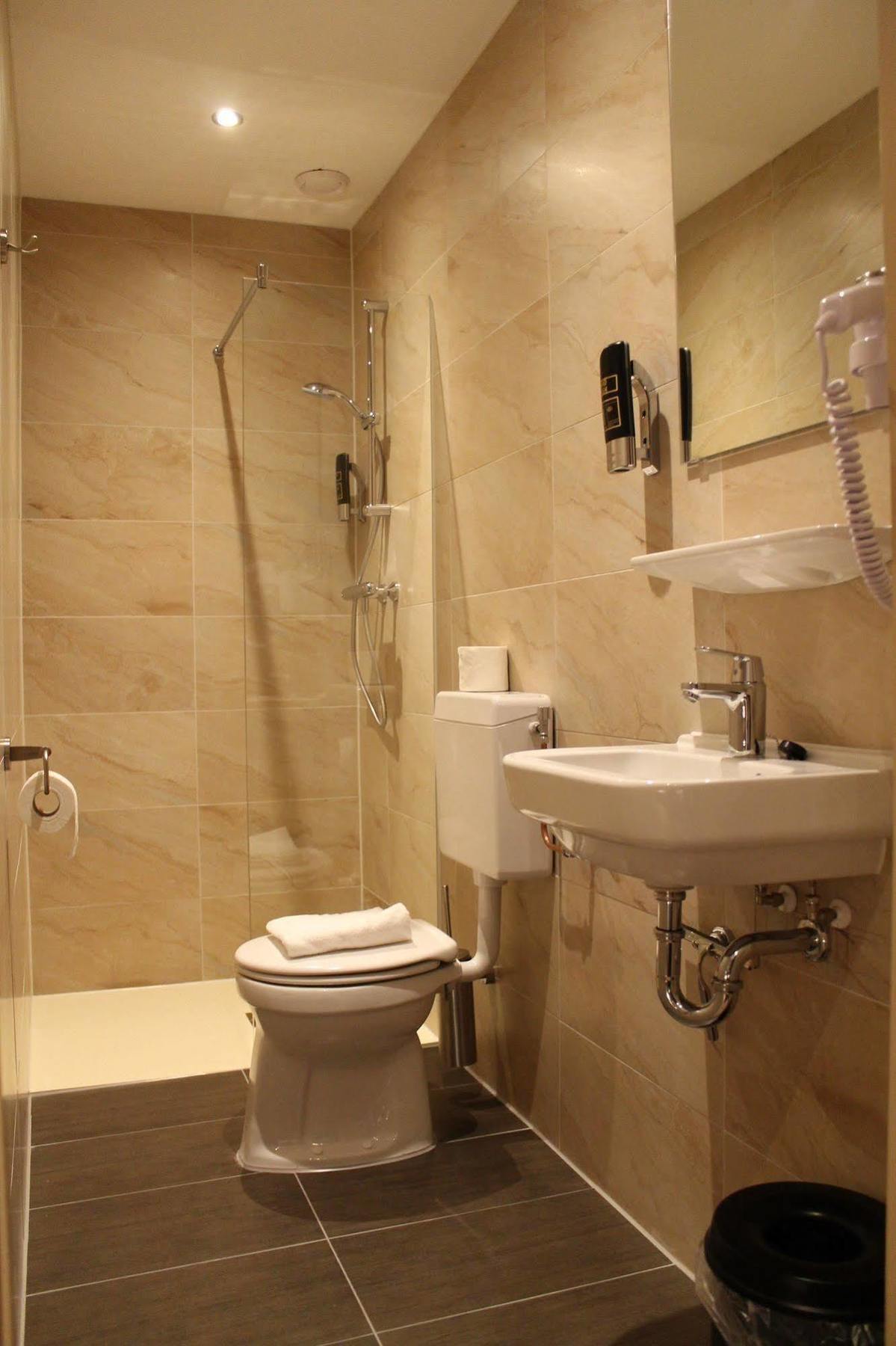 Hotel Aston 2*