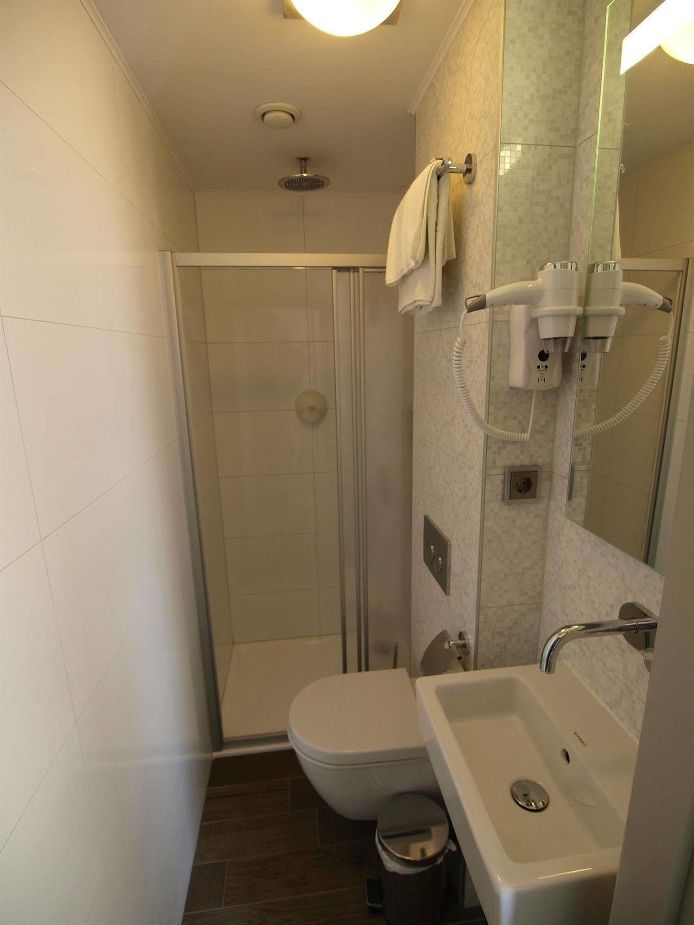 Hotel Clemens 2*