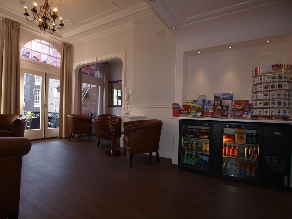 Clemens Hotel