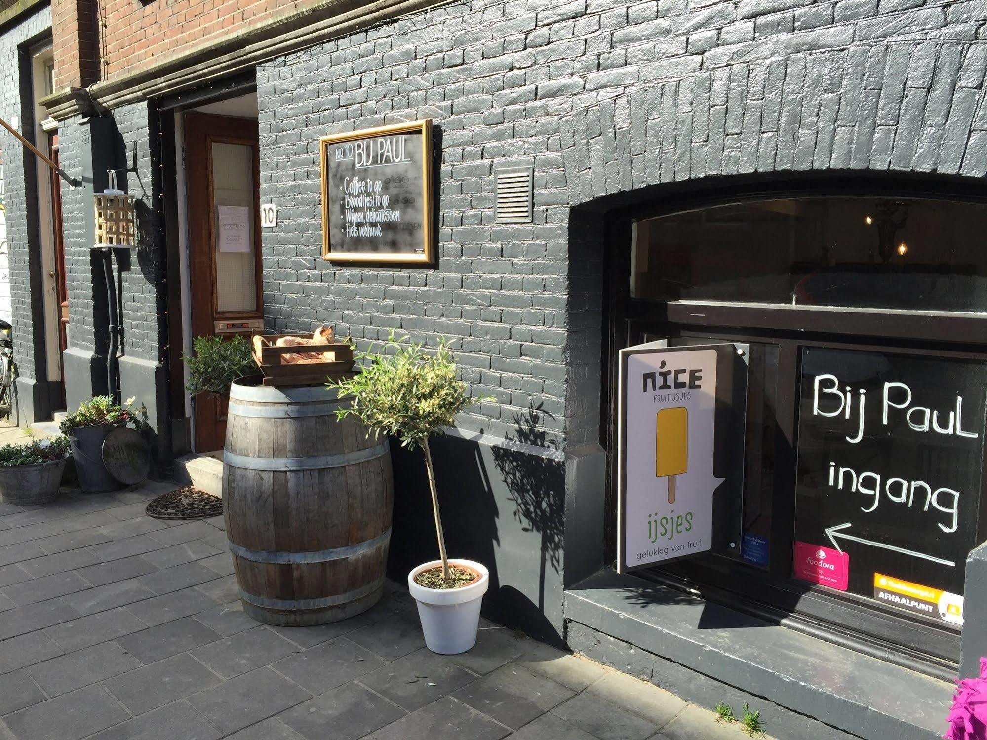 Nine-T-Teen Bed And Boutique Amsterdam