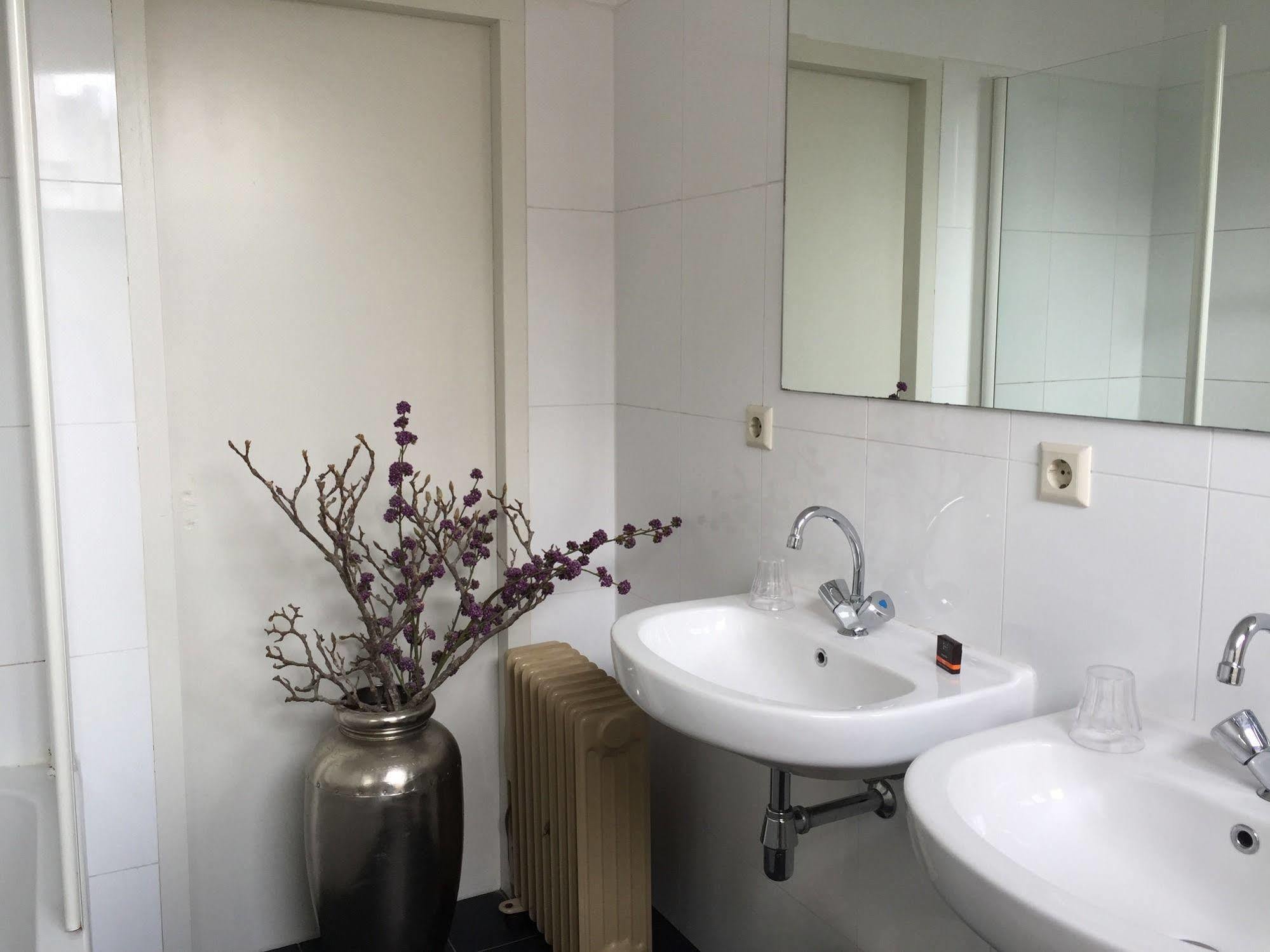 Nine-T-Teen Bed And Boutique 3* Amsterdam