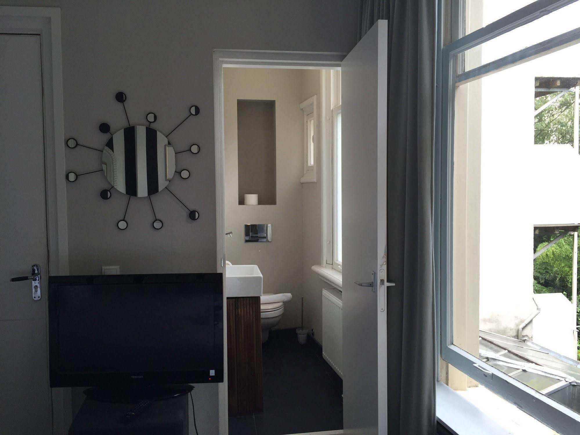 Nine-T-Teen Bed And Boutique 3* Amsterdam