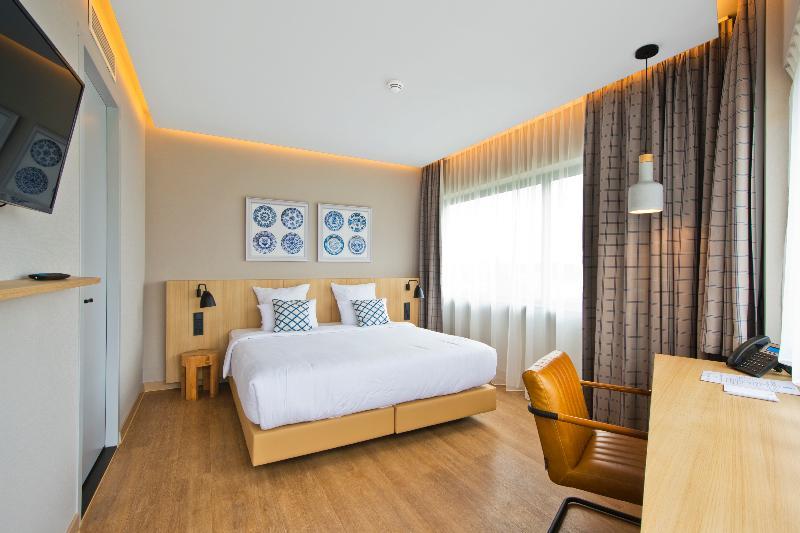 Urban Hotel