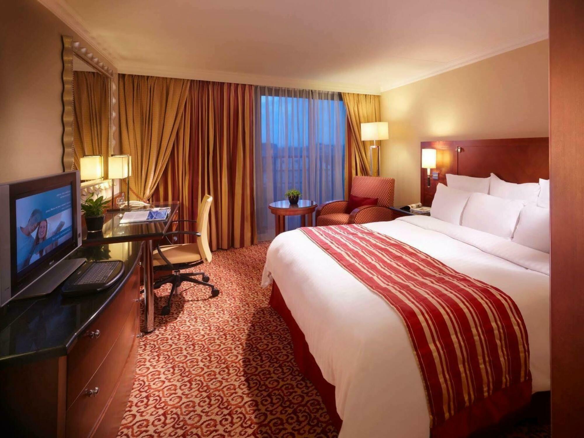 Marriott Hotel 5*