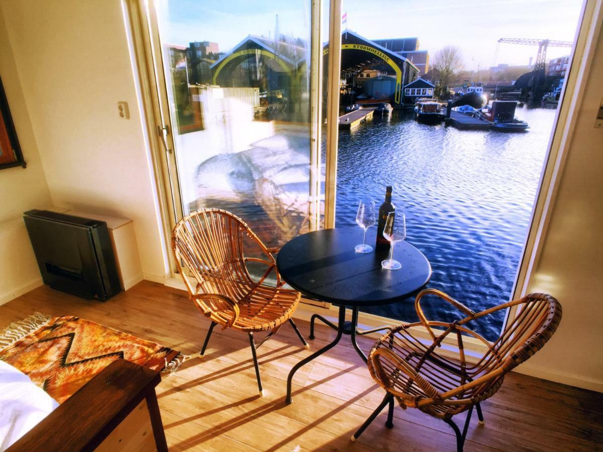 Houseboat Concordia *