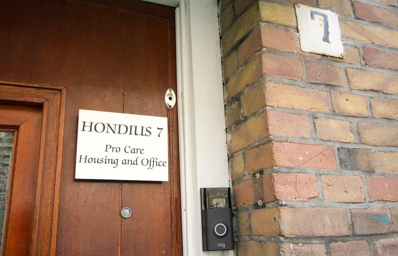 Hondius Homestay *