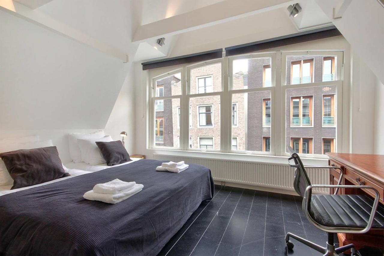 2 Bedroom Center Terrace Apartment *