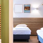 Weber Hotel 117